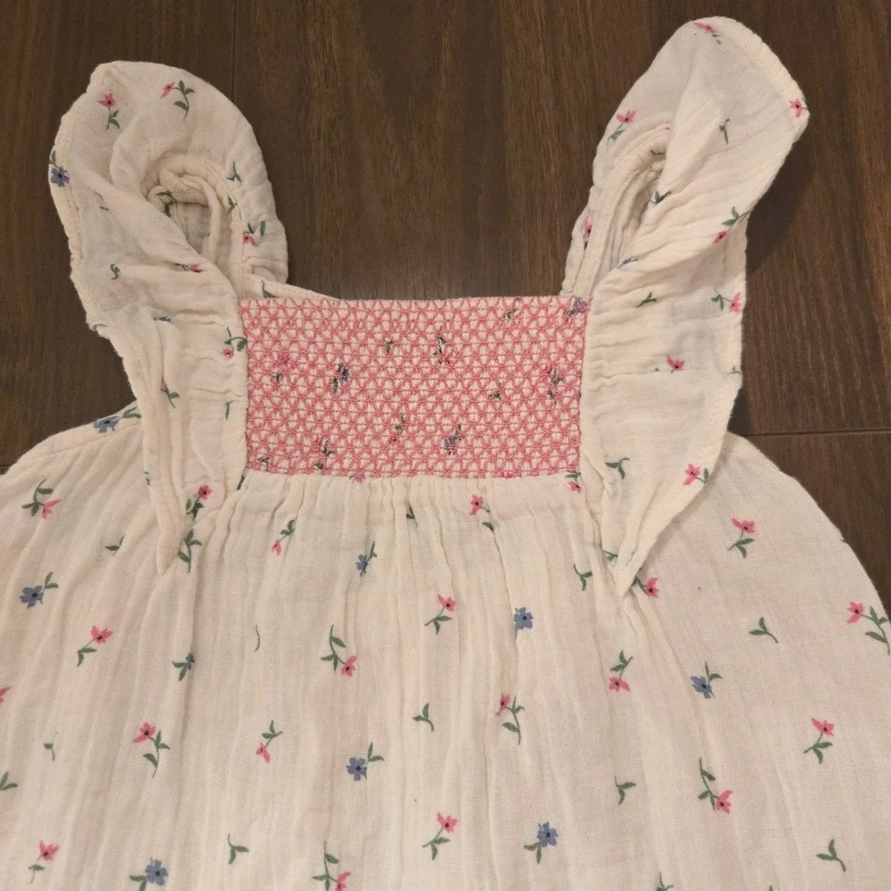 Old Navy Girls Floral Cotton Gauze Flutter Sleeve Smocked‎ Dress Cream 3T